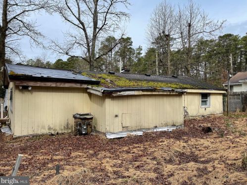 211 Palm Ave, Browns Mills NJ  08015-4128 exterior