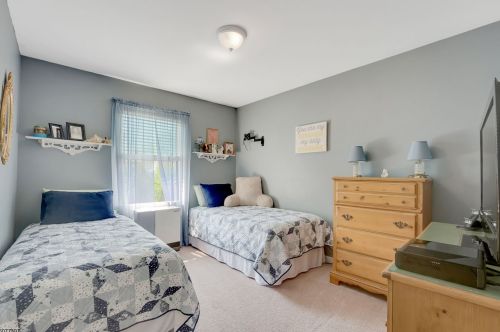 32 Arrowhead Dr, Wantage NJ  07461-1211 exterior