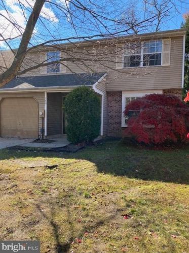 130 Stratton Ln, Mount Laurel, NJ 08054-3301