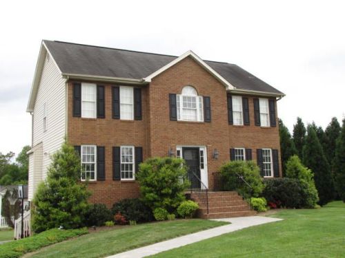 495 Brookfield Ln, Roanoke, VA 24012-9091