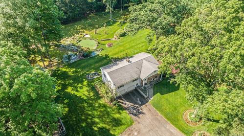 118 Oscawana Lake Rd, Tompkins Corners NY  10579-3014 exterior