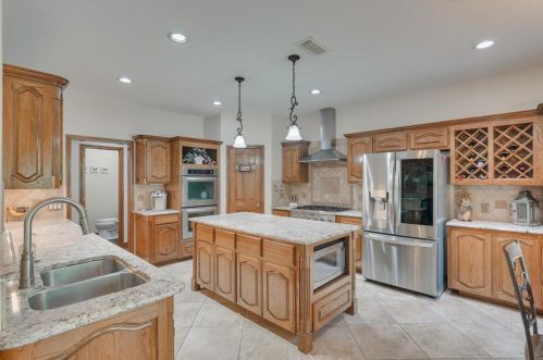 2012 Walden Blvd, Lewisville TX  75022-4472 exterior