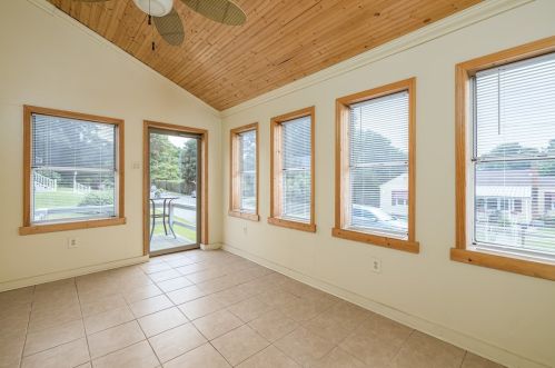 515 15th Ave, Beaver Falls, PA 15010-2936
