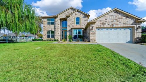 8701 Freeport Dr, Denton, TX 76207-6780