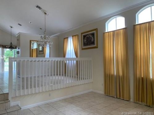 4973 163rd Ave, Hollywood FL  33027-4952 exterior