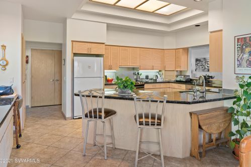 325 Panorama Blvd, Sedona AZ 86336-5537 exterior