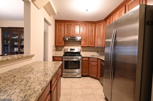 69 Chelsea Cir, Flemington NJ  08822-1807 exterior