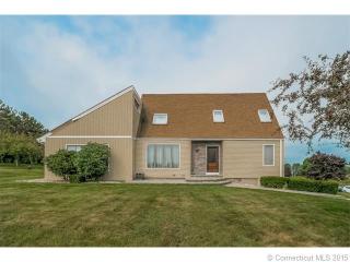 19 Breezy Knoll Dr, Watertown, CT 06795-1322