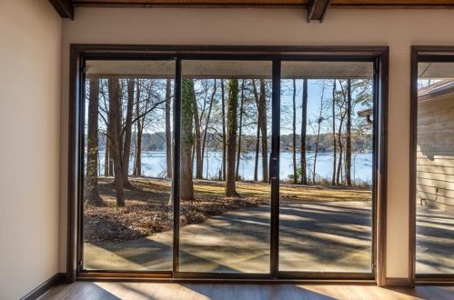 133 Lakeside Dr, Peachtree City, GA 30269-1710