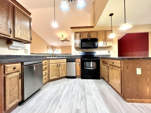 3807 Lake Lanier Dr, Darbydale, OH 43123-8350