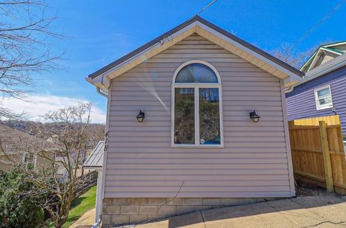418 14th Ave, New Brighton, PA 15066-1233