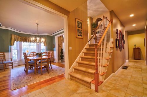 216 Watch Hill Rd, Kensington CT  06037-3657 exterior