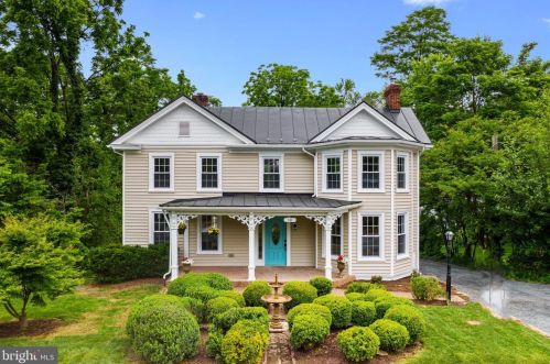 14 Colonial Hwy, Hamilton VA  20158-9009 exterior