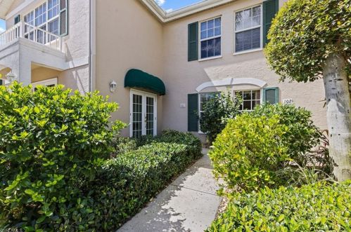 829 Tanbark Dr, Naples, FL 34108-8590