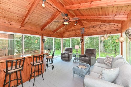 12427 Golf Dr, Thiensville WI  53092-2462 exterior