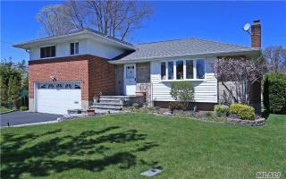 4 Drury Ln, Syosset NY  11791-6603 exterior