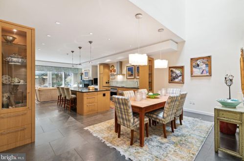 410 21st St, Philadelphia, PA 19146-1239