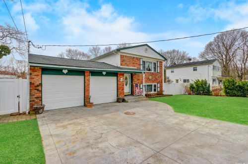 10 Southaven Ave, Manor Park, NY 11950-3908