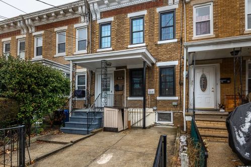 91-21 86th St, Jamaica, NY 11421-1201