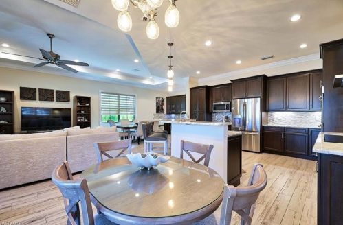 699 98th Ave, Naples, FL 34108-2221