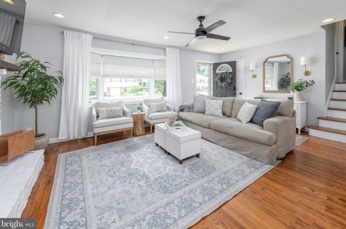 1205 Oakwood Rd, Tavistock, NJ 08033-3632