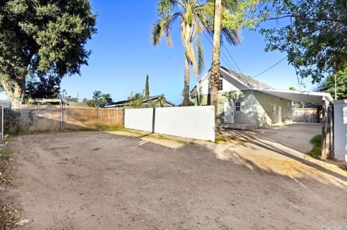 451 Kelly Ln, Colton, CA 92324-2017