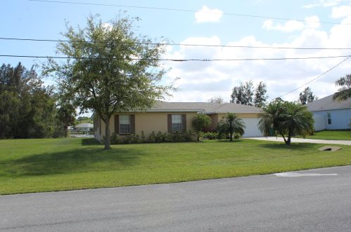 6607 Donlon Rd, Fort Pierce, FL 34951-4815