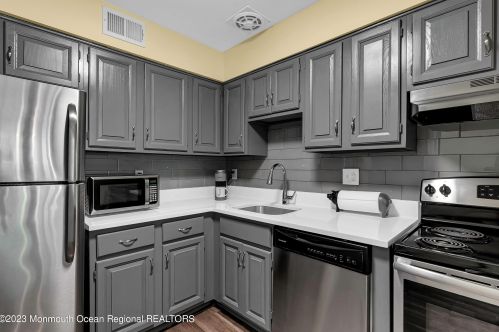 18 Woodmere Ct, East Freehold NJ  07728-4016 exterior