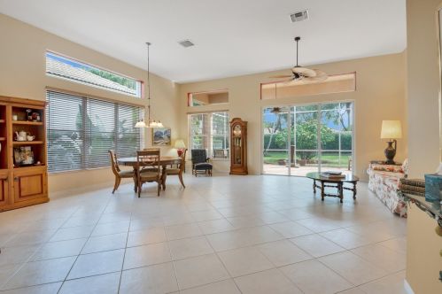 7110 Veneto Dr, Boynton Beach FL  33437-3741 exterior