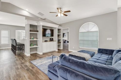 95 12th Ave, Naples FL  34120-3353 exterior