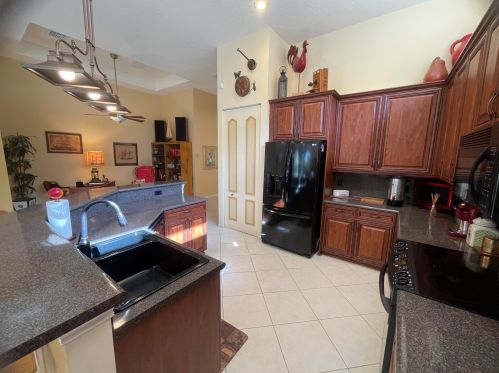 7110 Veneto Dr, Boynton Beach FL  33437-3741 exterior