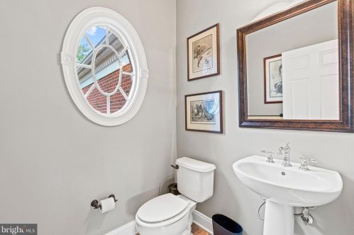 15063 Gaines Mill Cir, Haymarket VA  20169-4500 exterior