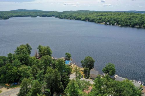 99 Lk Shr Dr, Northwood NH  03261-3707 exterior