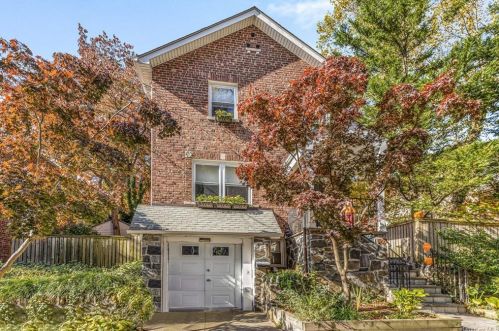 5607 Post Rd, Bronx, NY 10471-2608