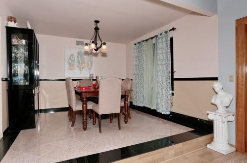 27 Larkin Ln, Garnerville NY  10923-1536 exterior