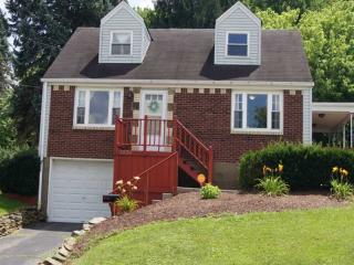 1838 Loretta Dr, Pittsburgh, PA 15235-2328