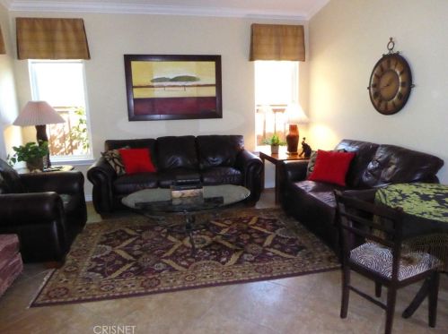 19651 Foxglove Ct, Santa Clarita, CA 91321-5111