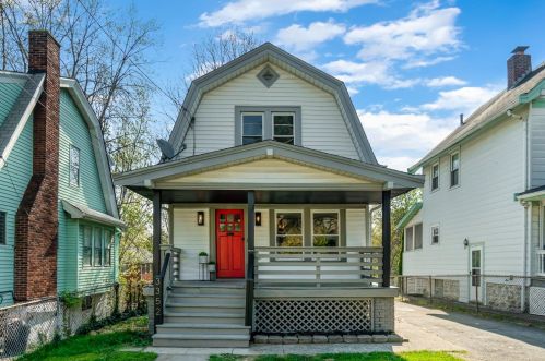 3352 Bevis Ave, Cincinnati, OH 45207-1610