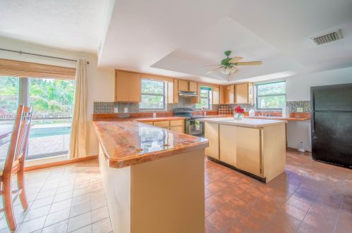 576 Marshall Rd, West Palm Beach FL  33413-3343 exterior