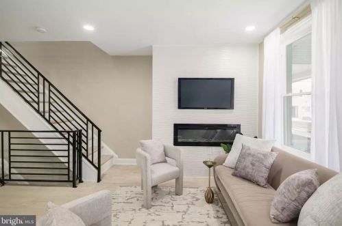 1906 22nd St, Philadelphia, PA 19121-2112