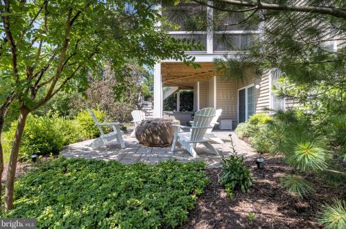 15909 Paynes Farm Dr, Haymarket VA  20169-8123 exterior