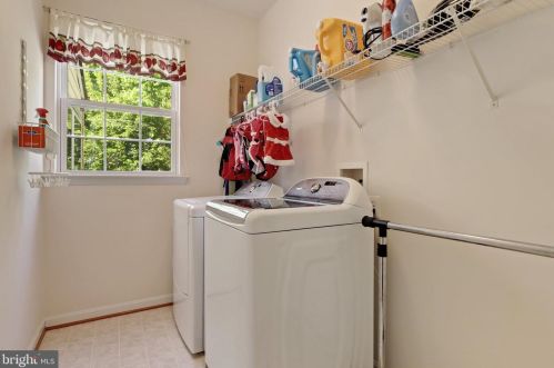 14149 Murphy Ter, Gainesville VA  20155-1725 exterior