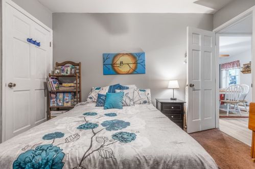 237 Magill Rd, Zelienople PA  16063-3015 exterior