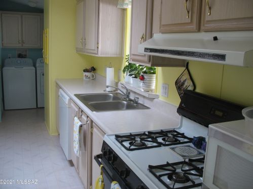 7768 Edgestone St, Tucson AZ  85735-9051 exterior
