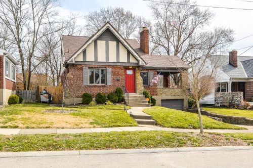 4130 Club View Dr, Cincinnati, OH 45209-1415