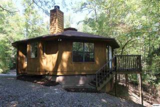 708 Maples Ct, Gatlinburg, TN 37738-5389