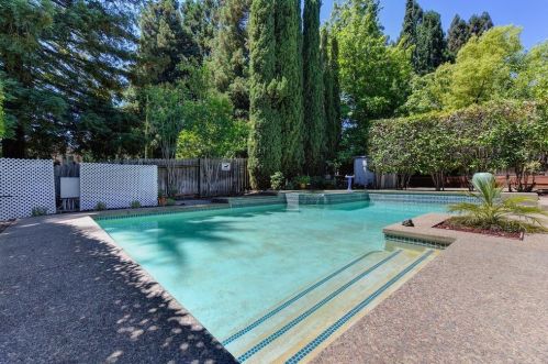 102 Seafarer Ct, Folsom CA  95630-2332 exterior