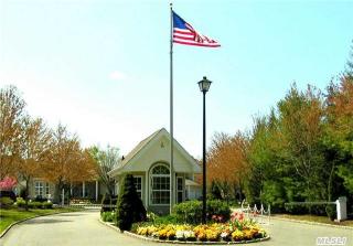 10 Avery Ct, Nesconset, NY 11767-1555