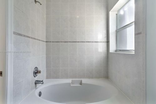 7090 5th Ave, Hialeah FL  33014-4952 exterior