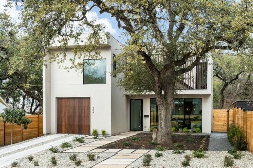 904 Christopher St, Austin TX  78704-1620 exterior